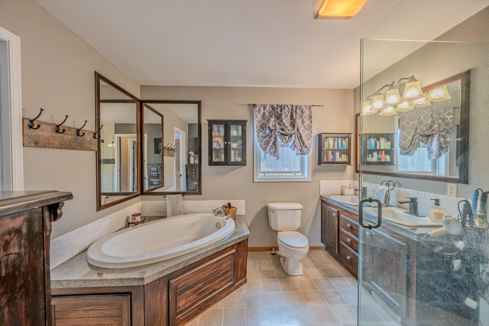 11212Pozar-MLS-526-71.jpg