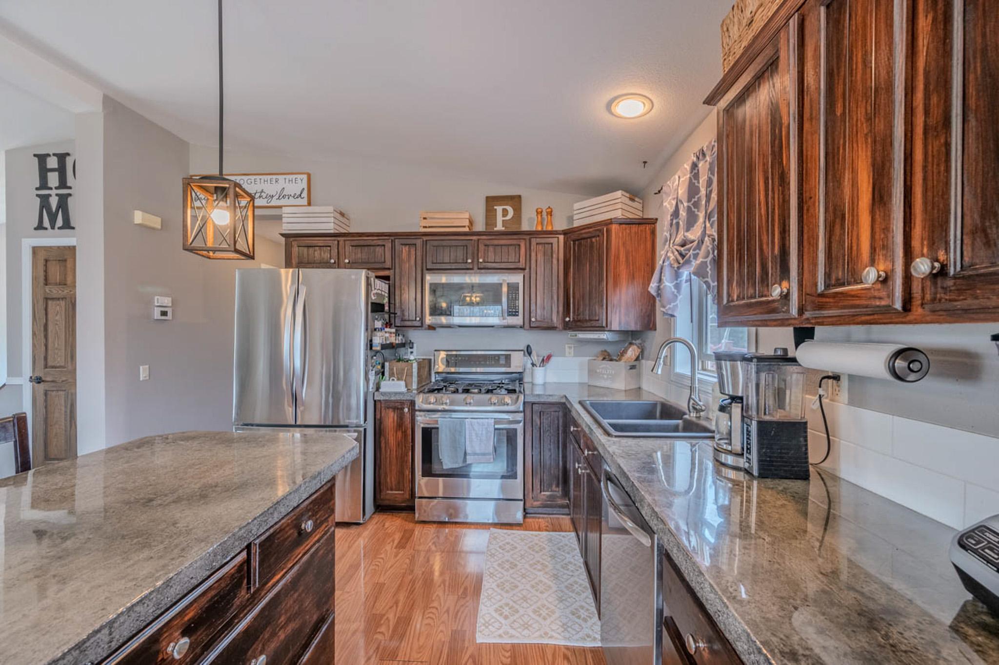 11212Pozar-MLS-526-75.jpg