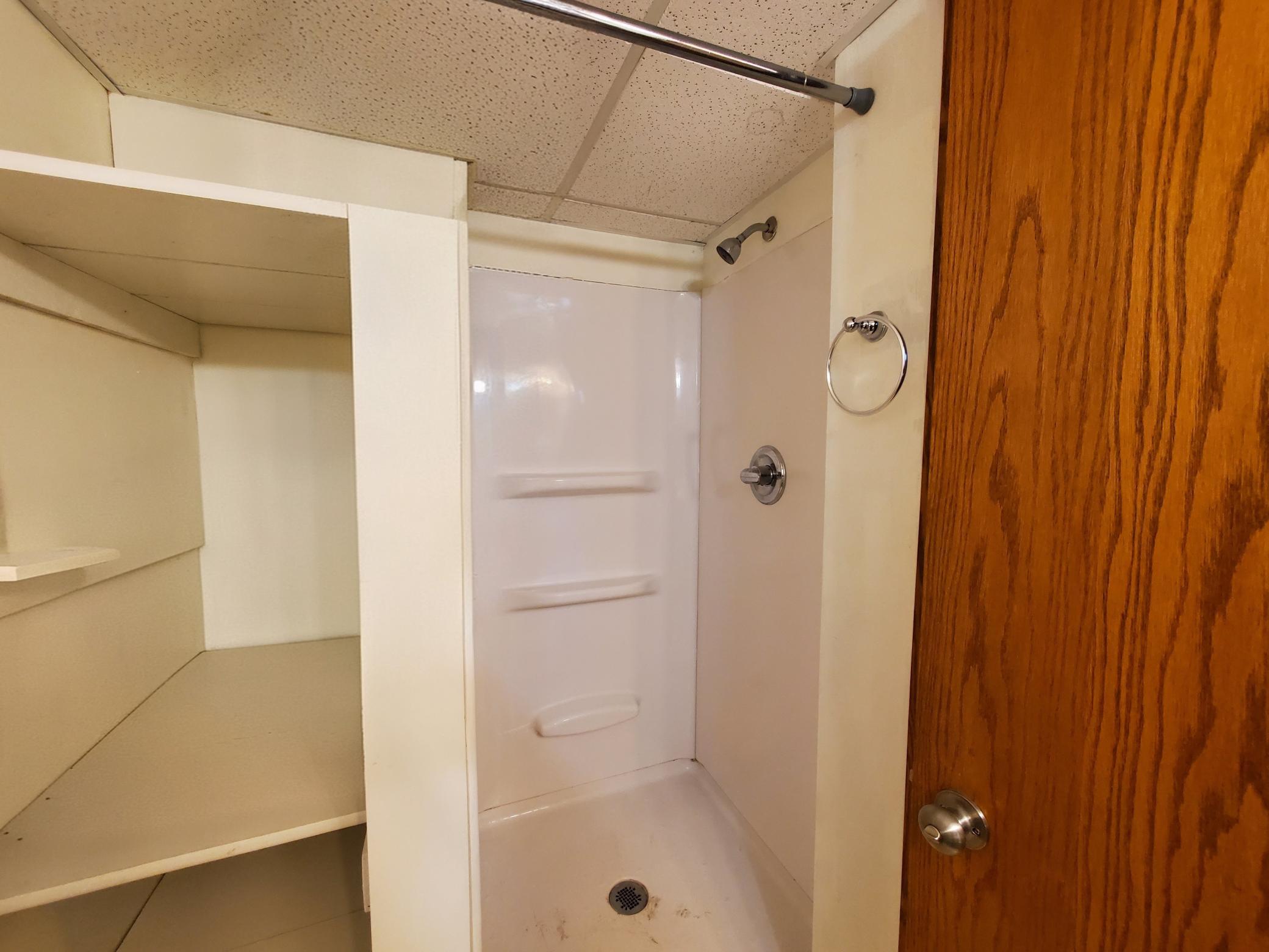 effiency lower level shower