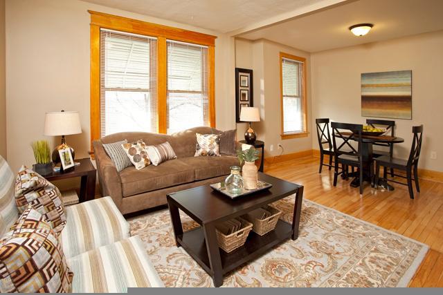 947 Minnehaha -Lving Rm-Dinning .jpg