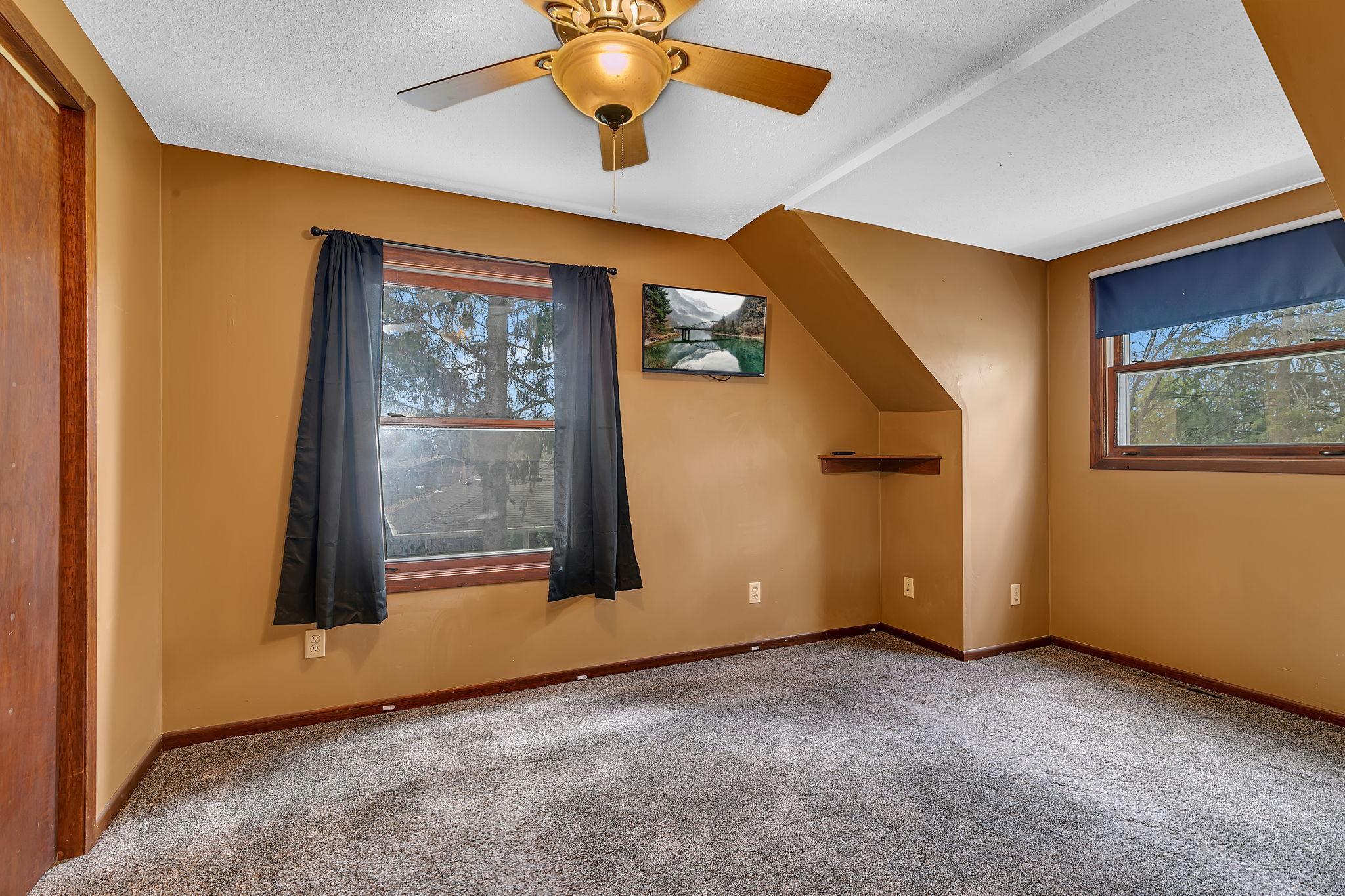 Upper Level bedroom 2