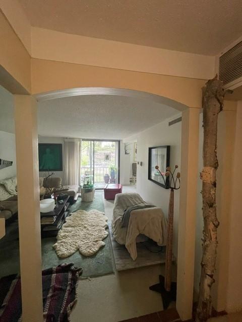 6075 Lincoln Drive #203, Edina, MN 55436 living room