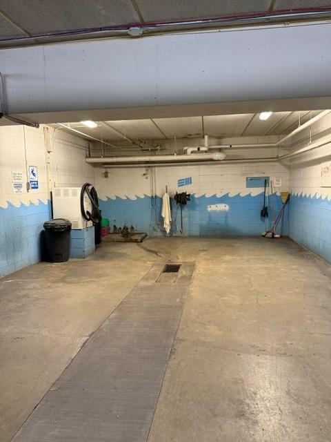 6075 Lincoln Drive #203, Edina, MN 55436 Car wash in underground garage is included in amenities