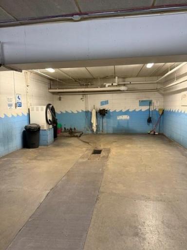 6075 Lincoln Drive #203, Edina, MN 55436 Car wash in underground garage is included in amenities