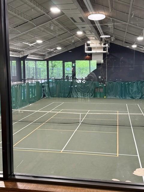6075 Lincoln Drive #203, Edina, MN 55436 Tennis court