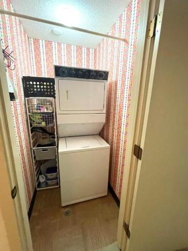 6075 Lincoln Drive #203, Edina, MN 55436 In Unit laundry washer and dryer