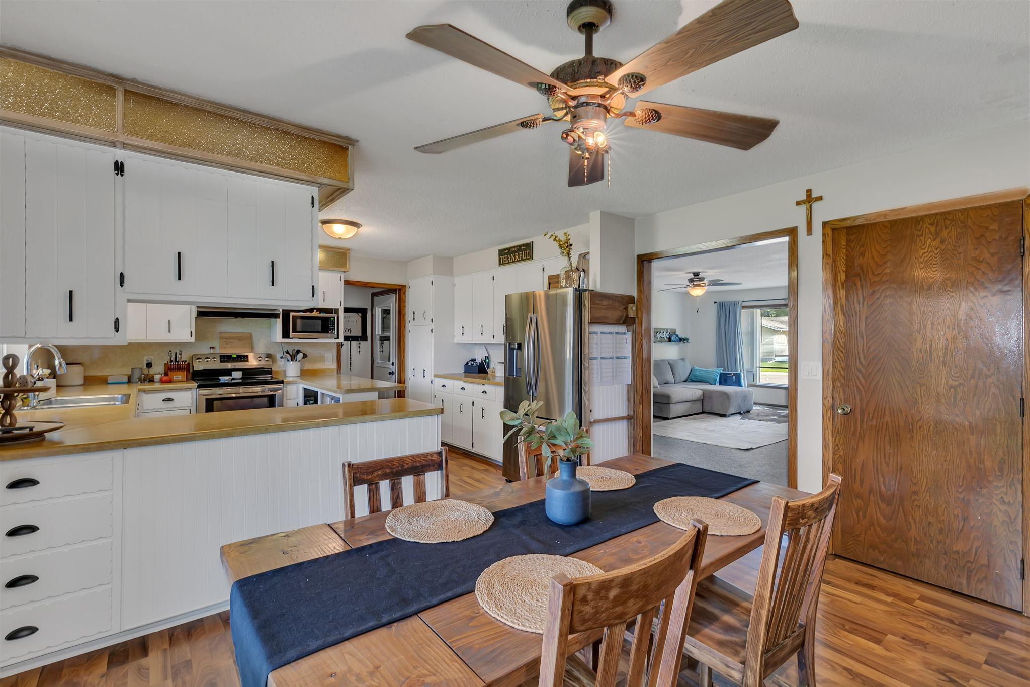 Dining Room & Kitchen