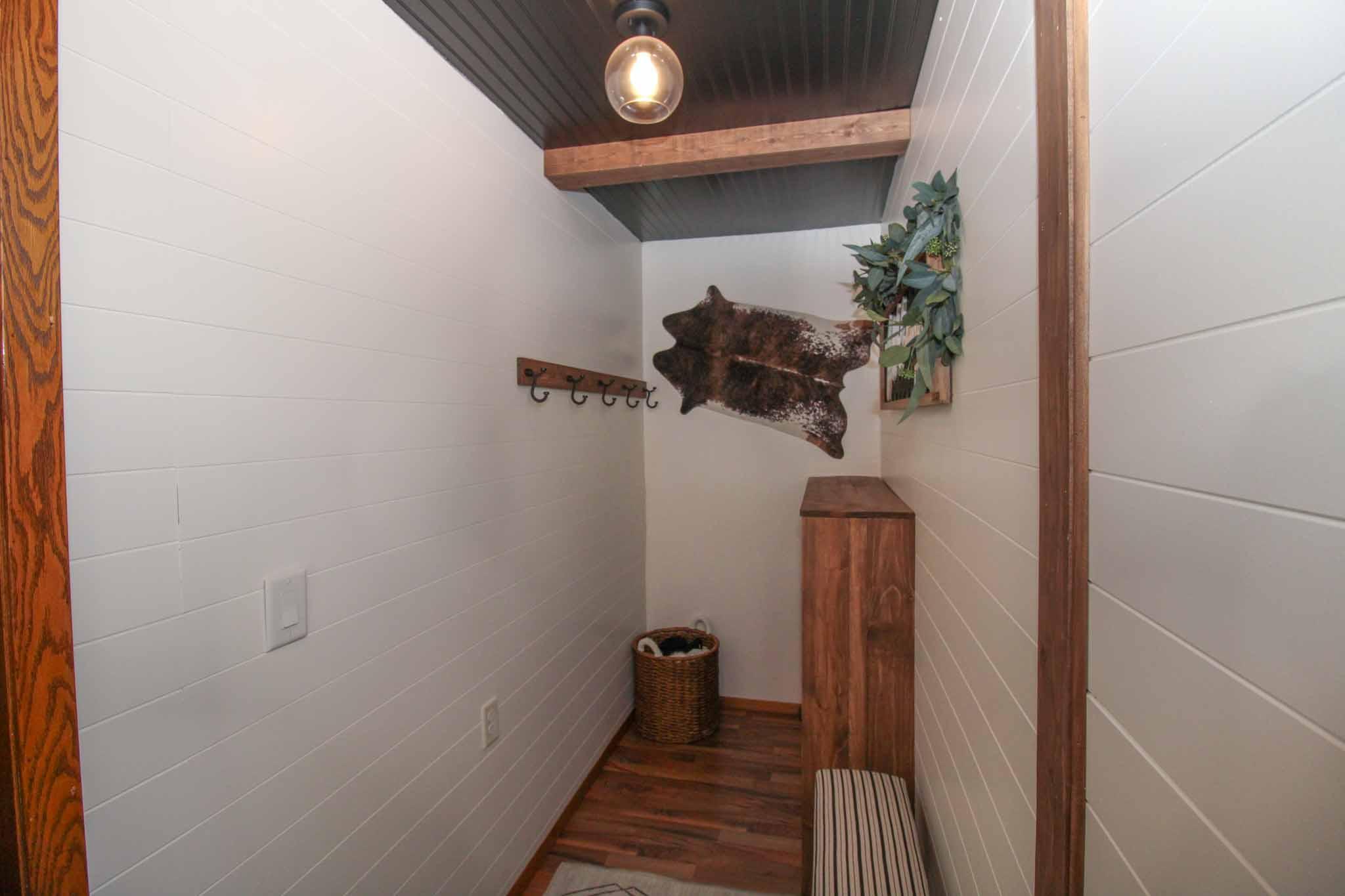 Entry Walk-in closet