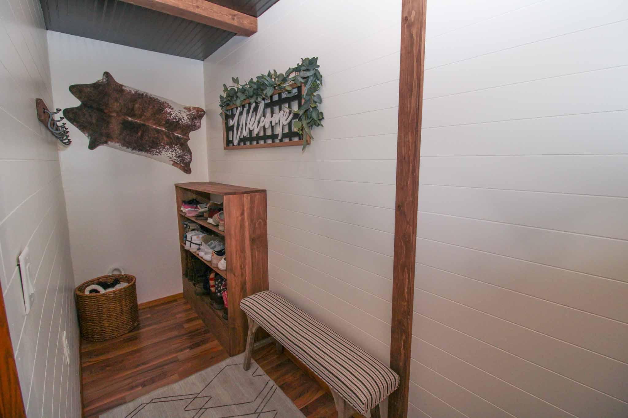 Entry Walk-in closet