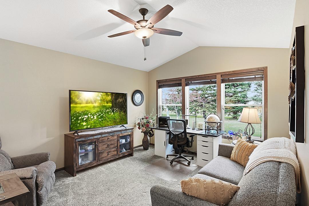 Sun Room/Office/Den/Sitting Room