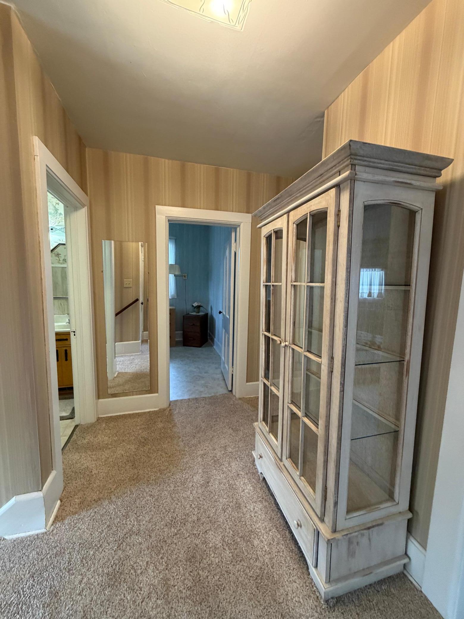 Hallway.JPG