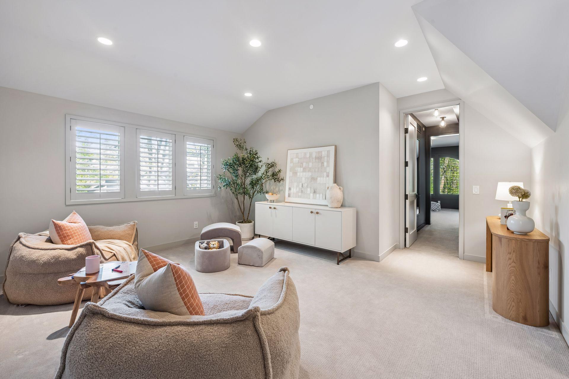 Upper Level Loft