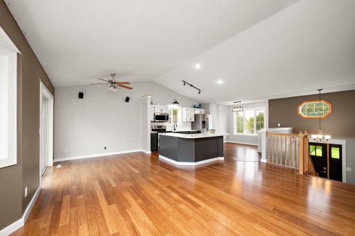 5487 Kahler Drive NE, Albertville, MN 55301
