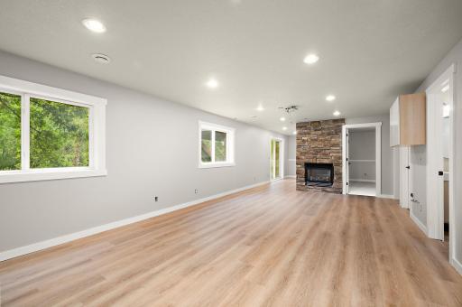 5487 Kahler Drive NE, Albertville, MN 55301