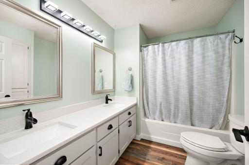 5487 Kahler Drive NE, Albertville, MN 55301