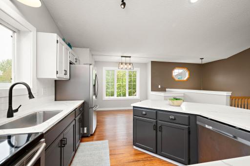 5487 Kahler Drive NE, Albertville, MN 55301