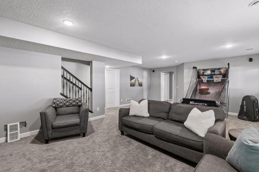 15711 Fair Hill Way, Saint Paul, MN 55124