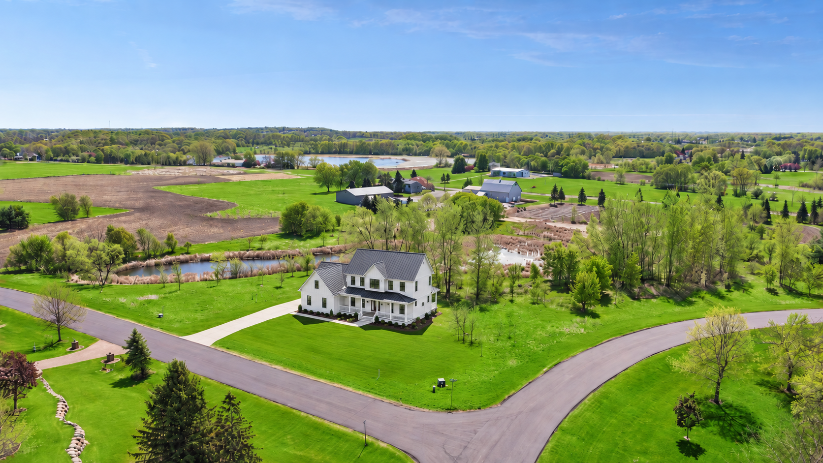 White farm house 20% smaller.png