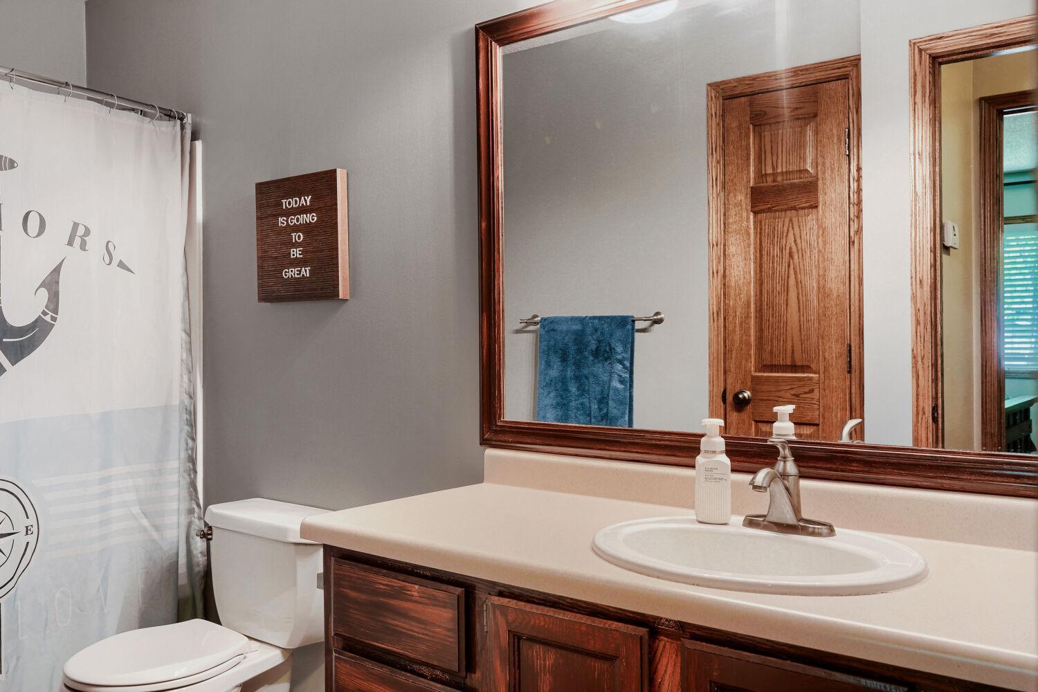 18095 Echo Terrace - Web Quality - 023 - 25 Bathroom.jpg