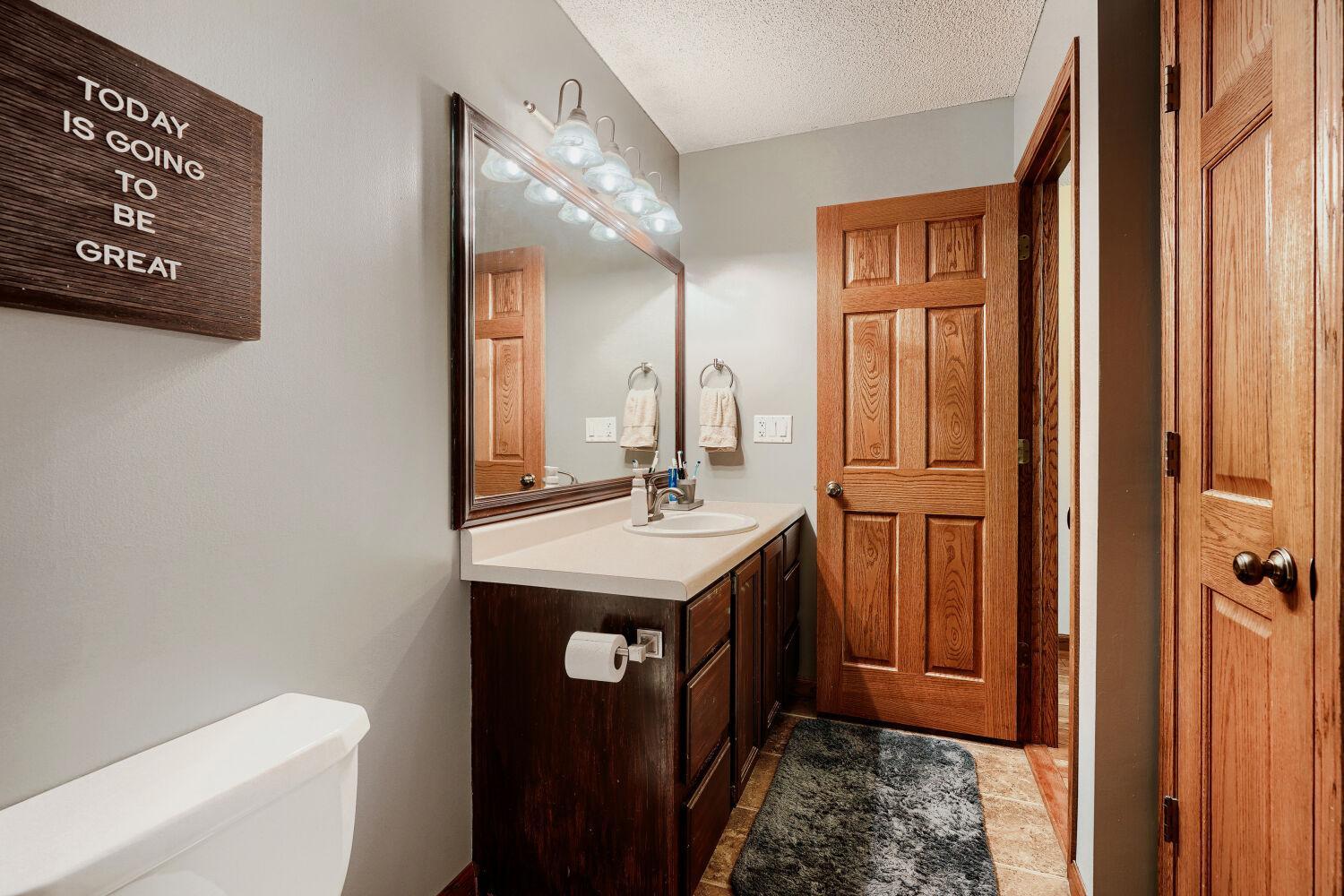 18095 Echo Terrace - Web Quality - 022 - 24 Bathroom.jpg