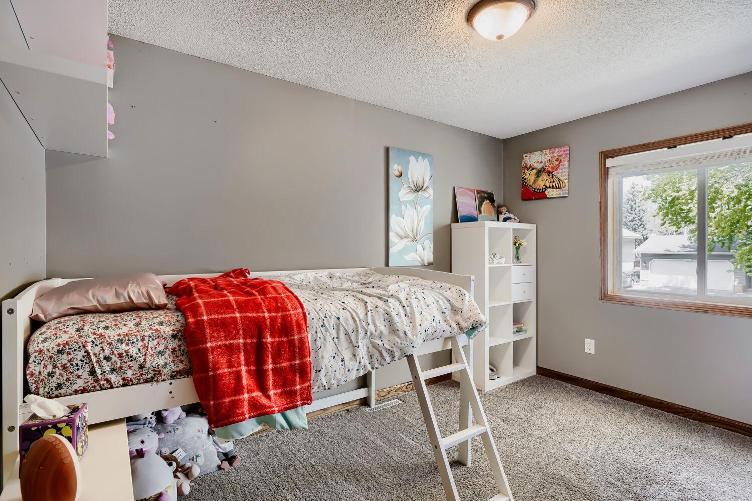 18095 Echo Terrace - Web Quality - 019 - 21 Bedroom.jpg