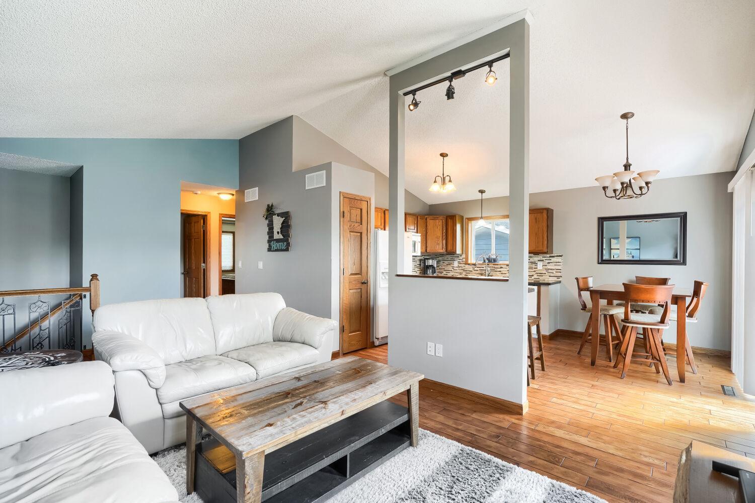 18095 Echo Terrace - Web Quality - 013 - 13 Family Room.jpg