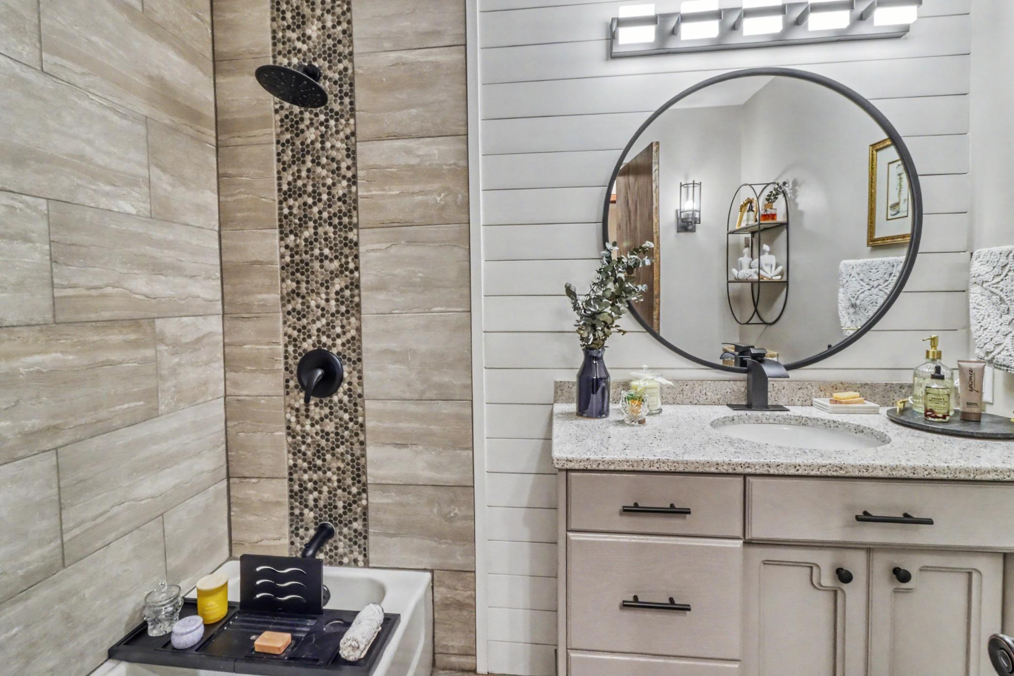 Bathroom1_1.jpeg