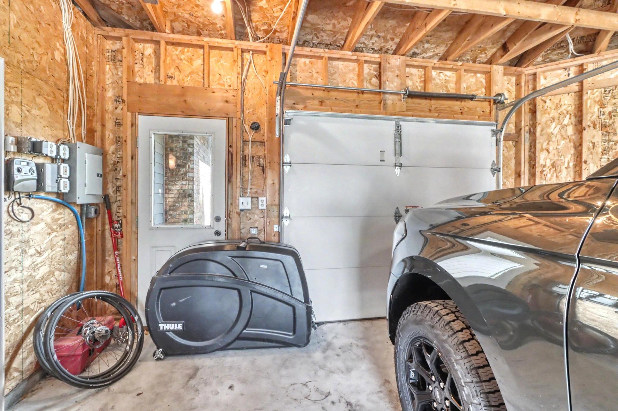 Garage1_3.jpeg