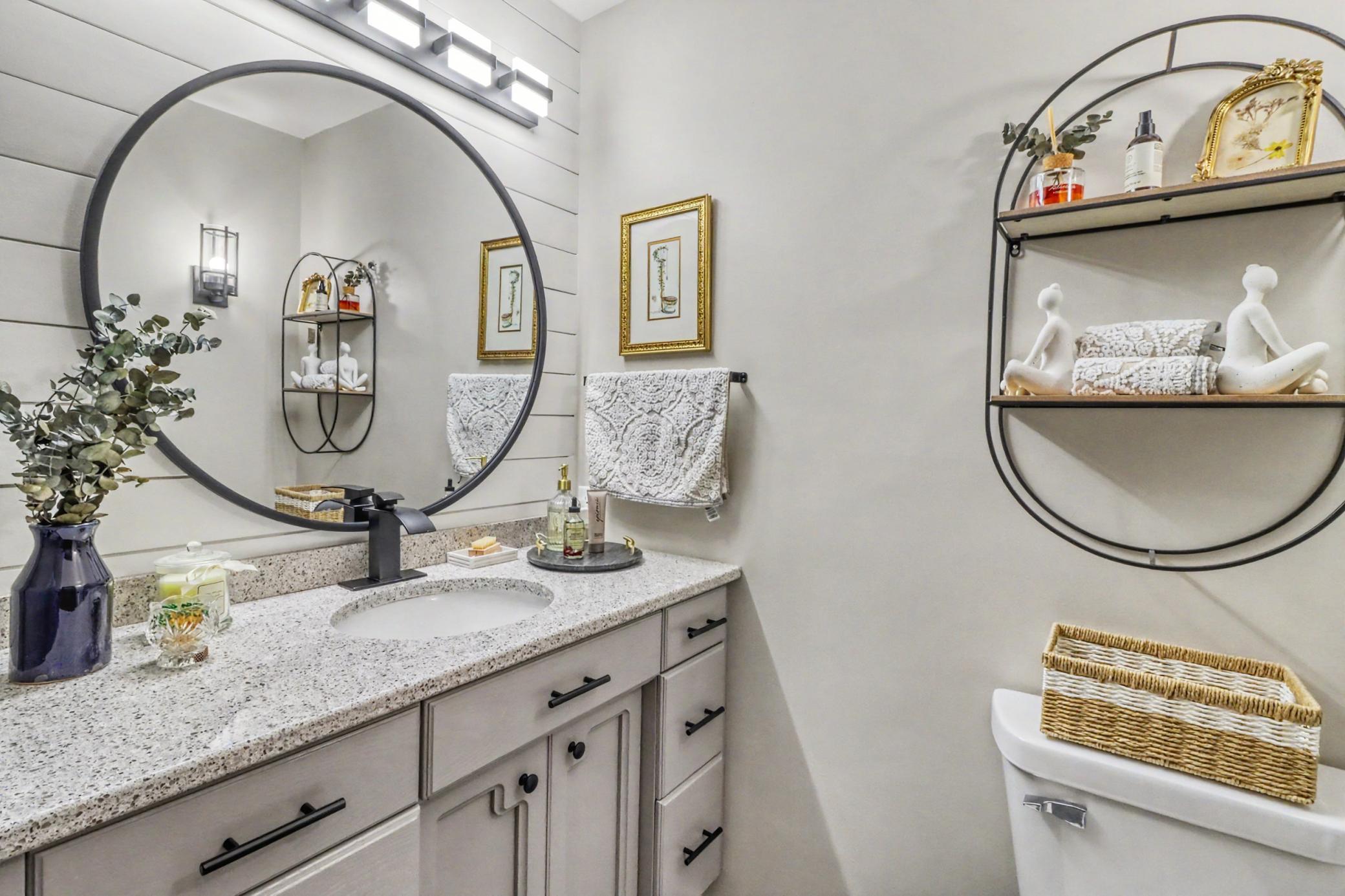 Bathroom1_2.jpeg