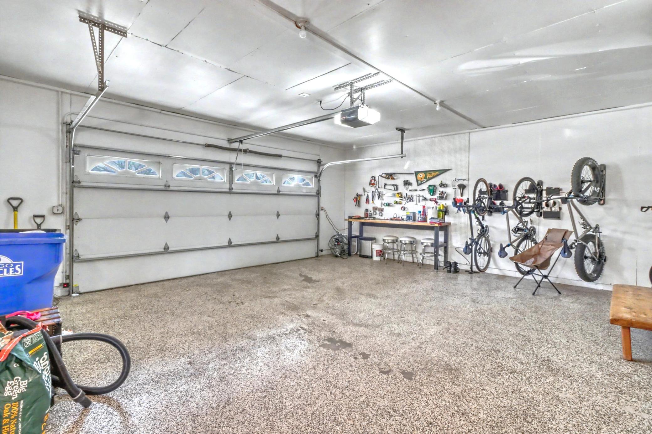 Garage1_1.jpeg