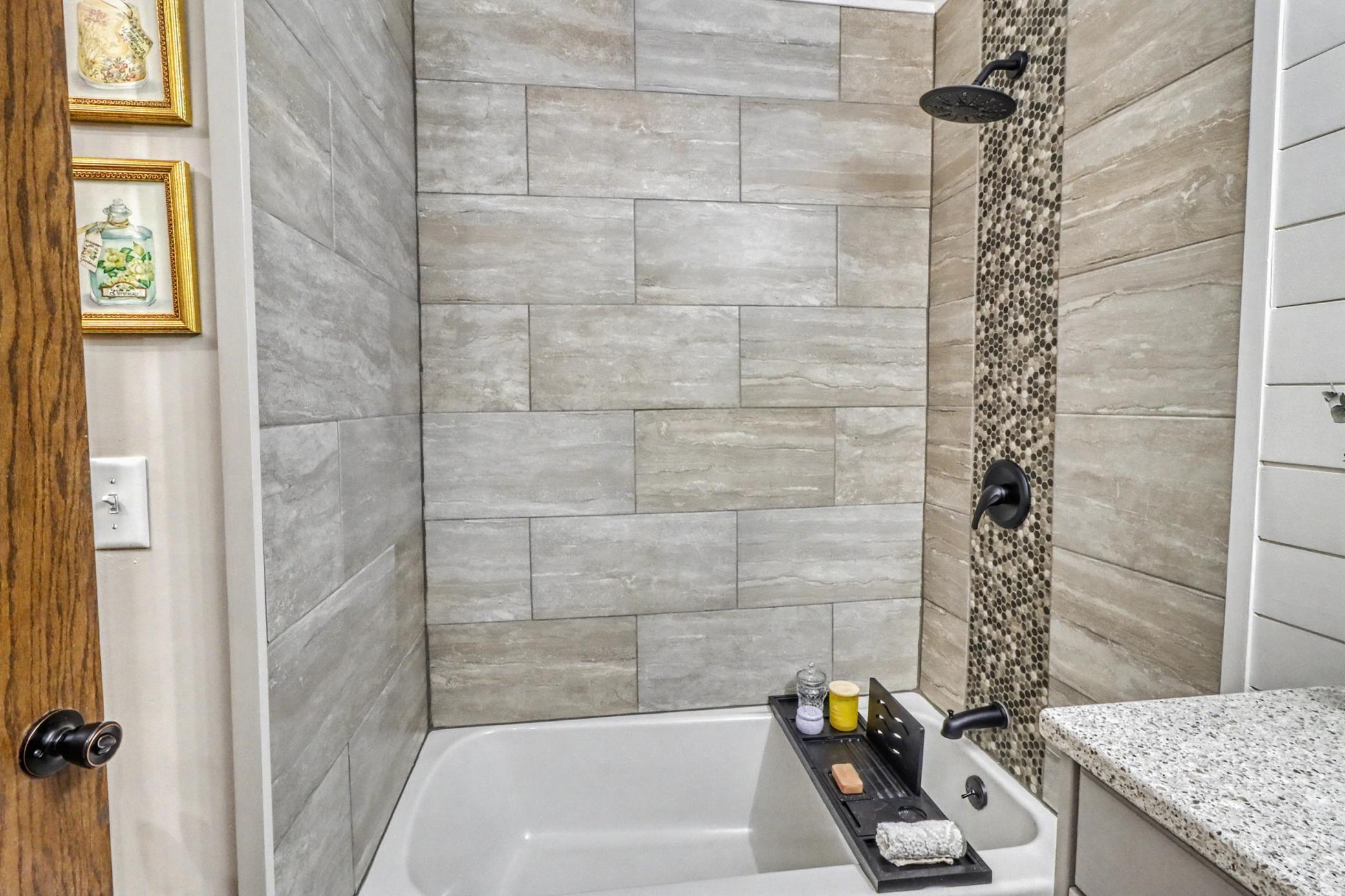 Bathroom1_3.jpeg