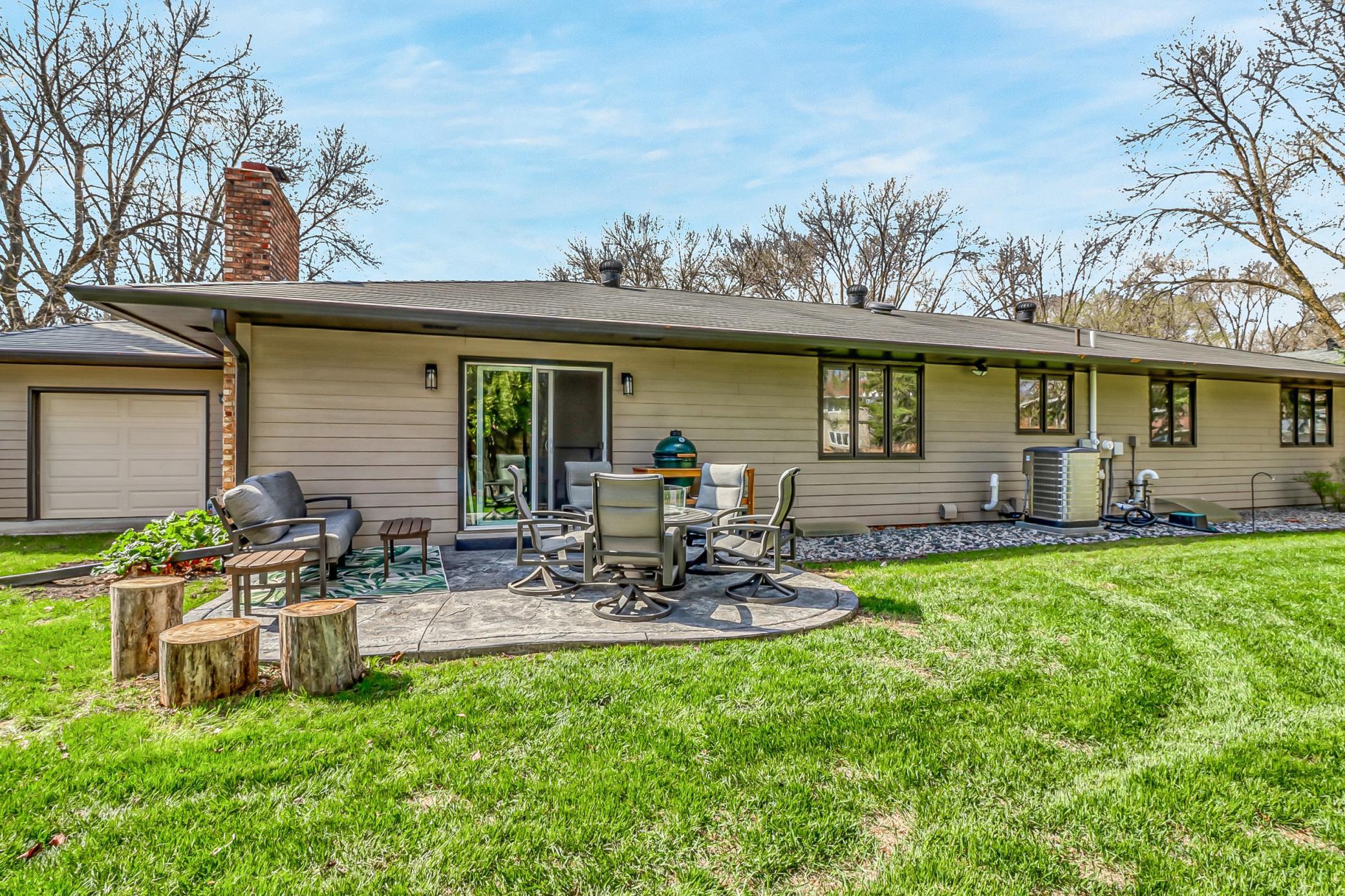 Backyard_Patio1_0.jpg