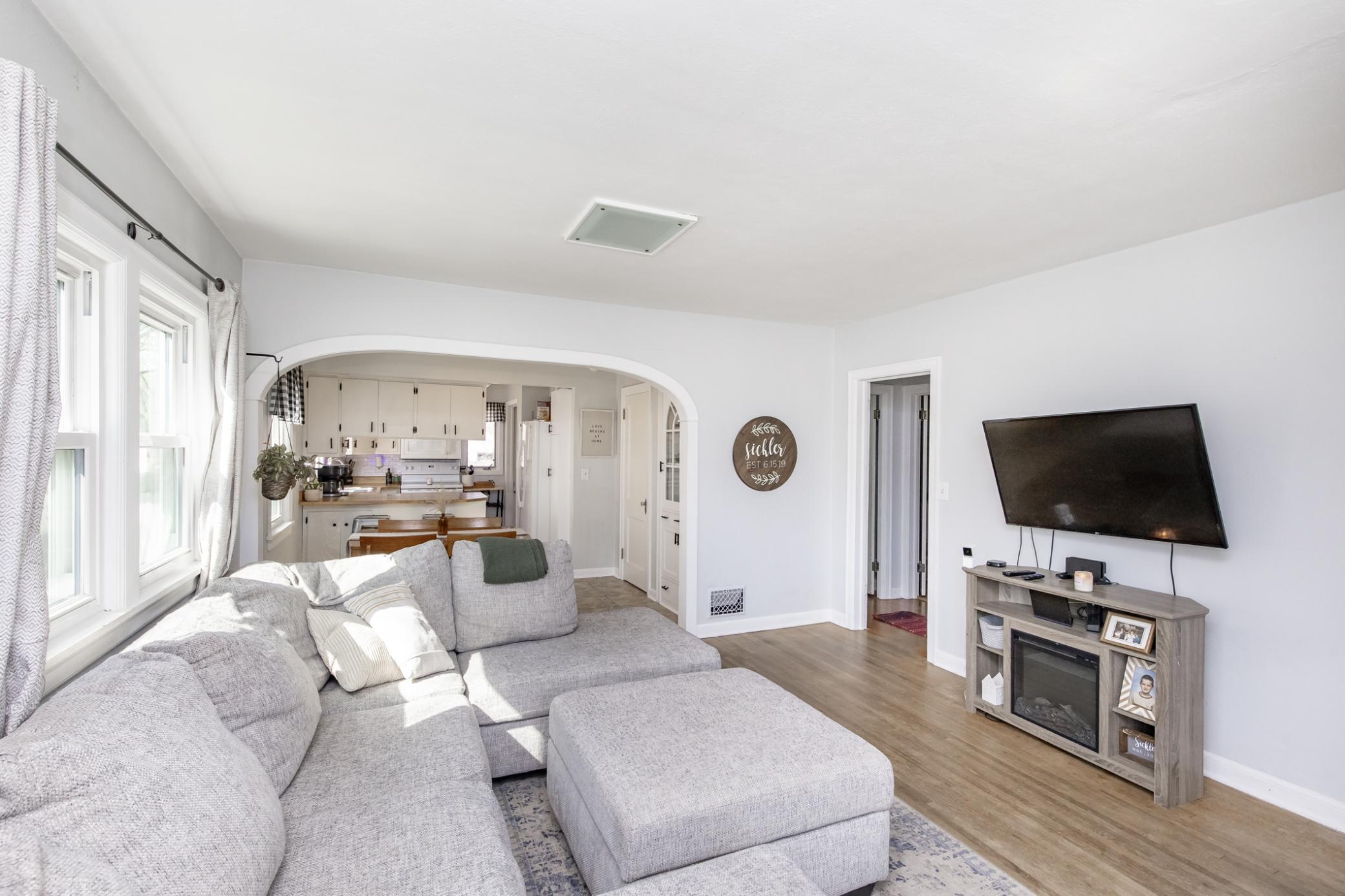 Living Room / Dining