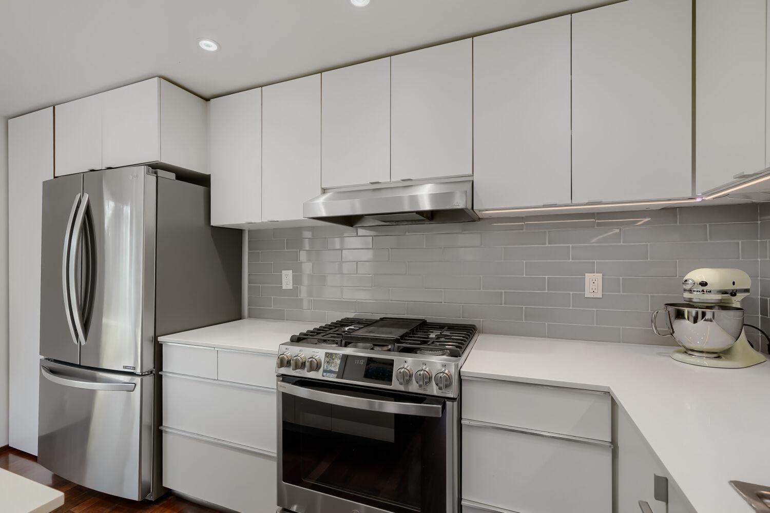 1310 Washington St NE - Web Quality - 012 - 12 Kitchen.jpg