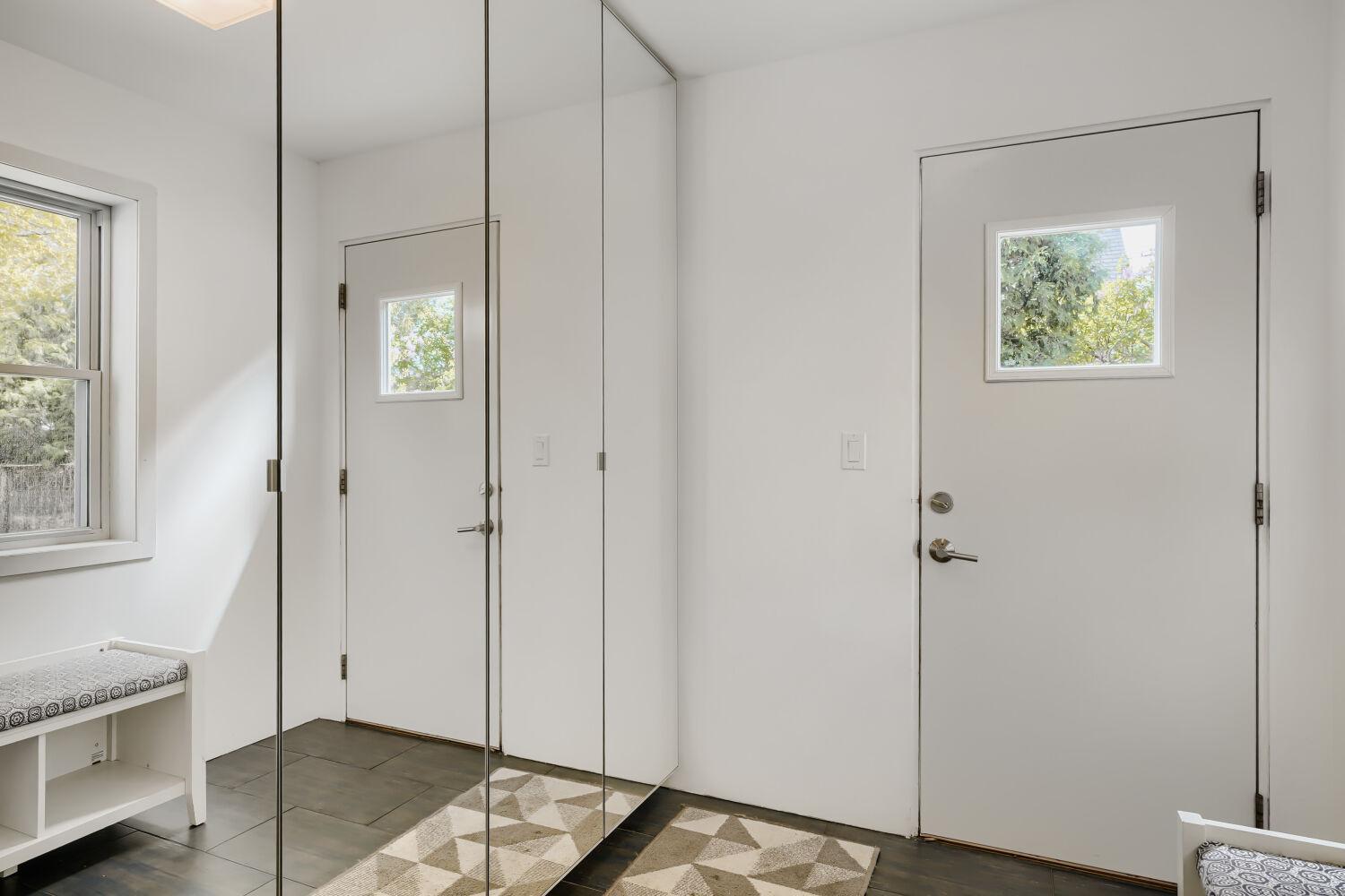 1310 Washington St NE - Web Quality - 021 - 21 Bathroom.jpg