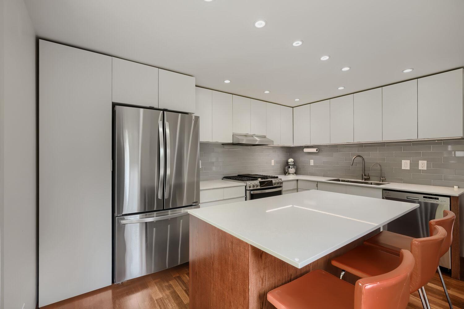 1310 Washington St NE - Web Quality - 010 - 10 Kitchen.jpg