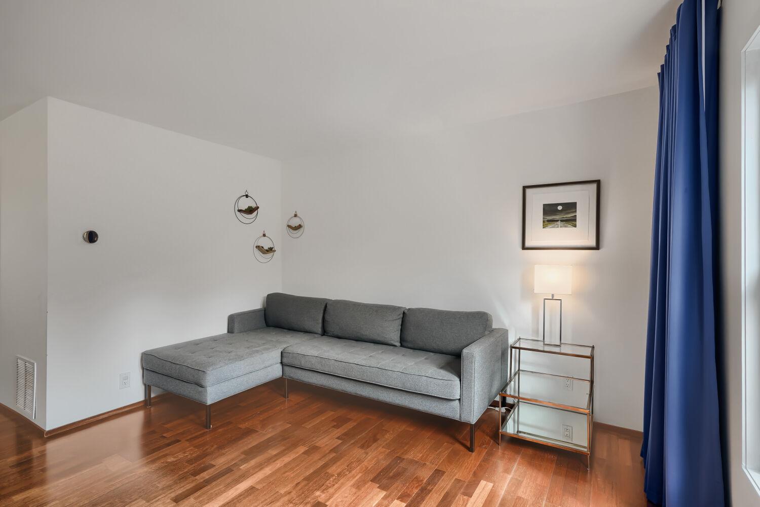 1310 Washington St NE - Web Quality - 008 - 08 Living Room.jpg