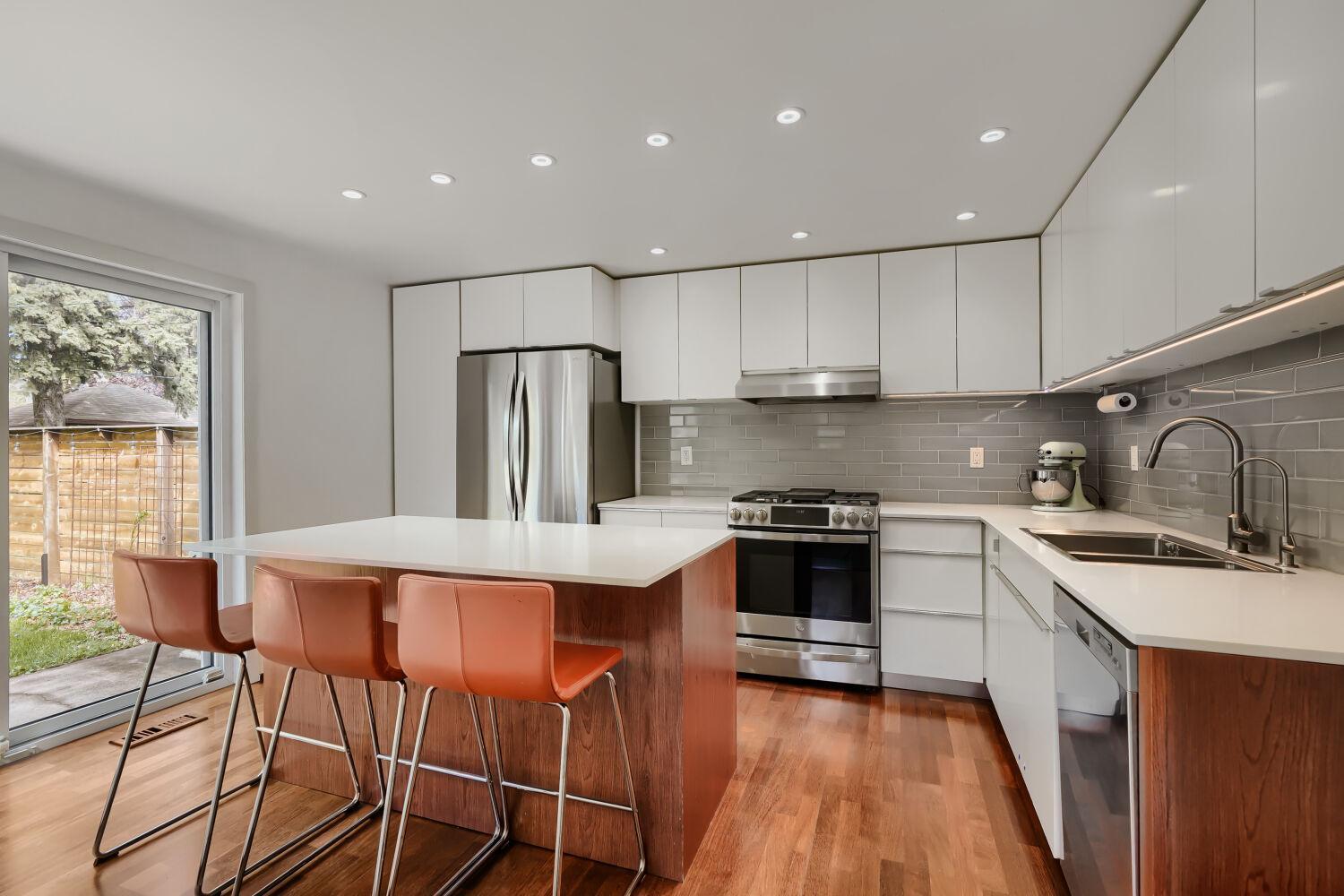 1310 Washington St NE - Web Quality - 013 - 13 Kitchen.jpg