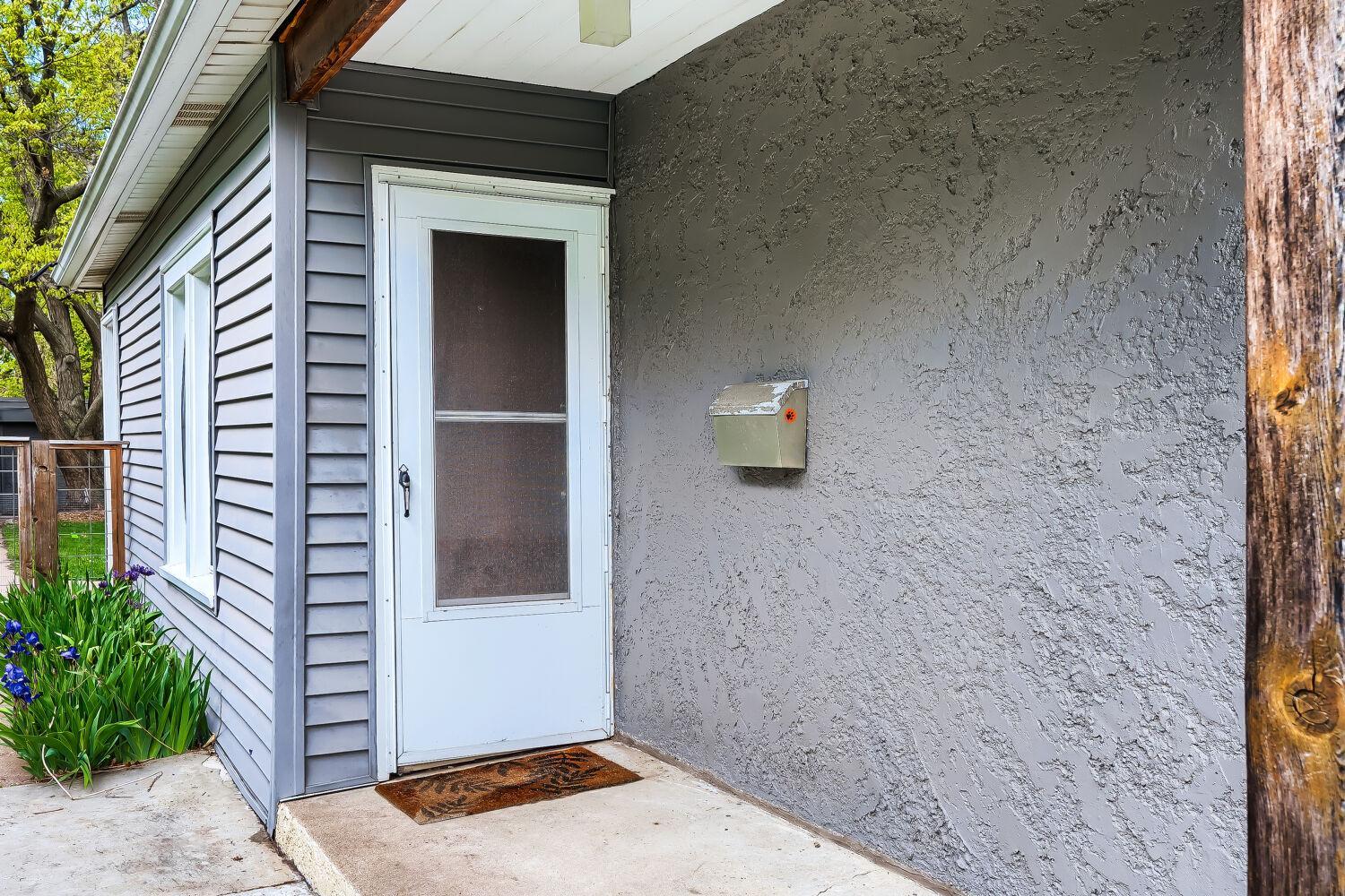 1310 Washington St NE - Web Quality - 002 - 02 Exterior Front.jpg
