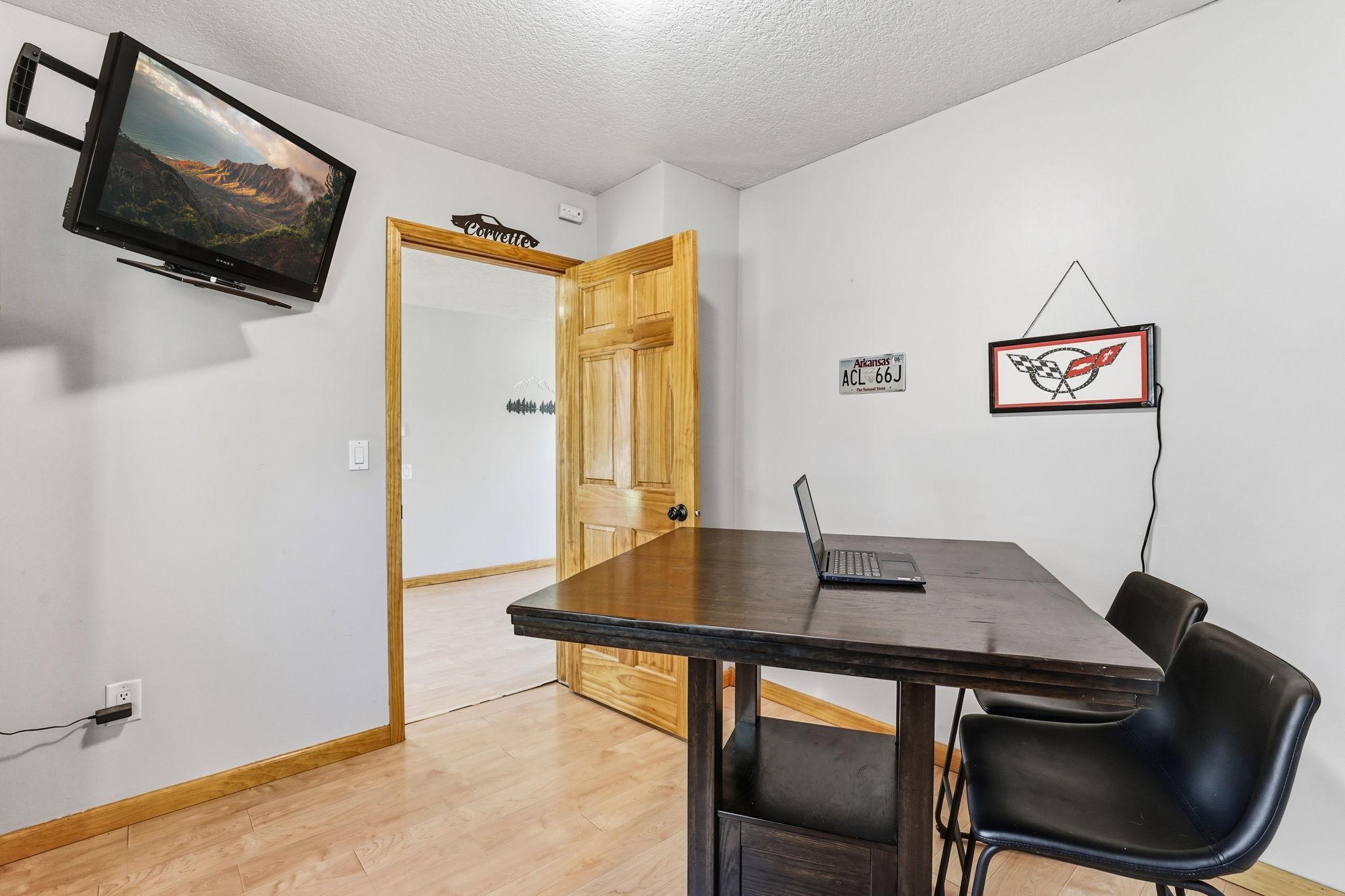 8-web-or-mls-203-2nd-Ave-NW-08.jpg