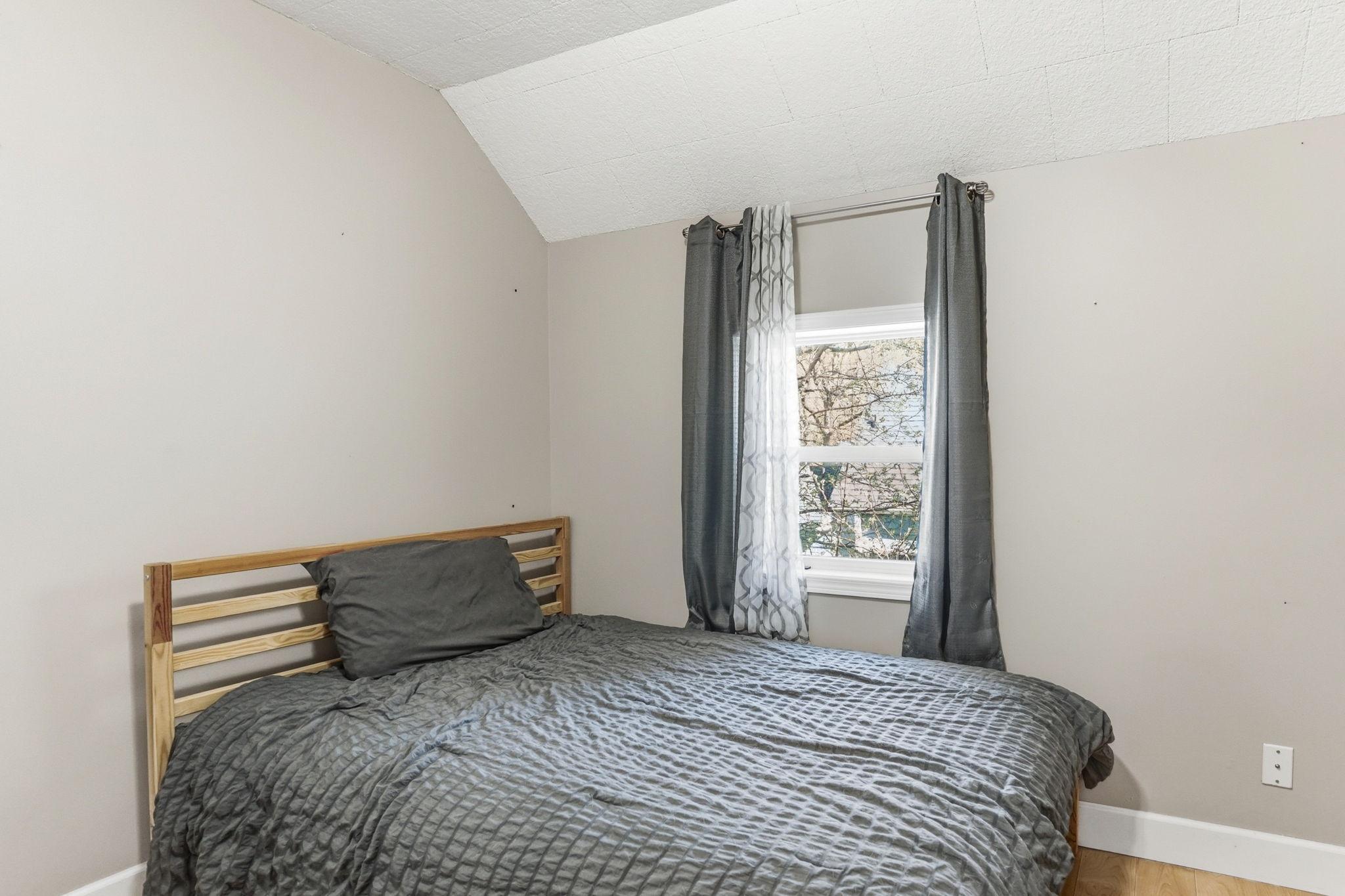21-web-or-mls-203-2nd-Ave-NW-21.jpg
