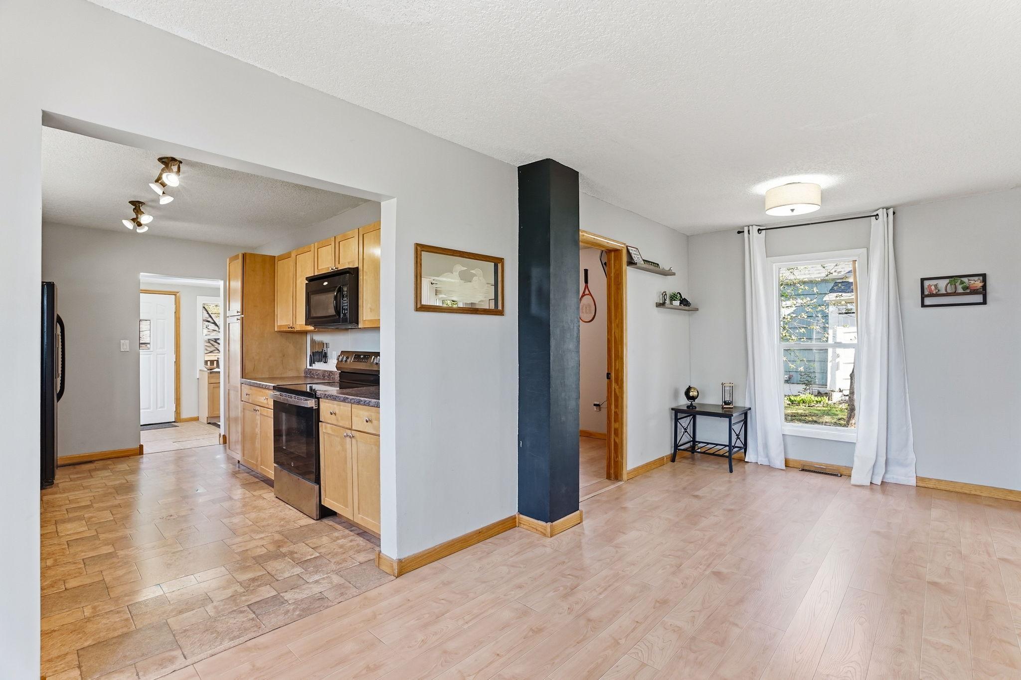 11-web-or-mls-203-2nd-Ave-NW-11.jpg