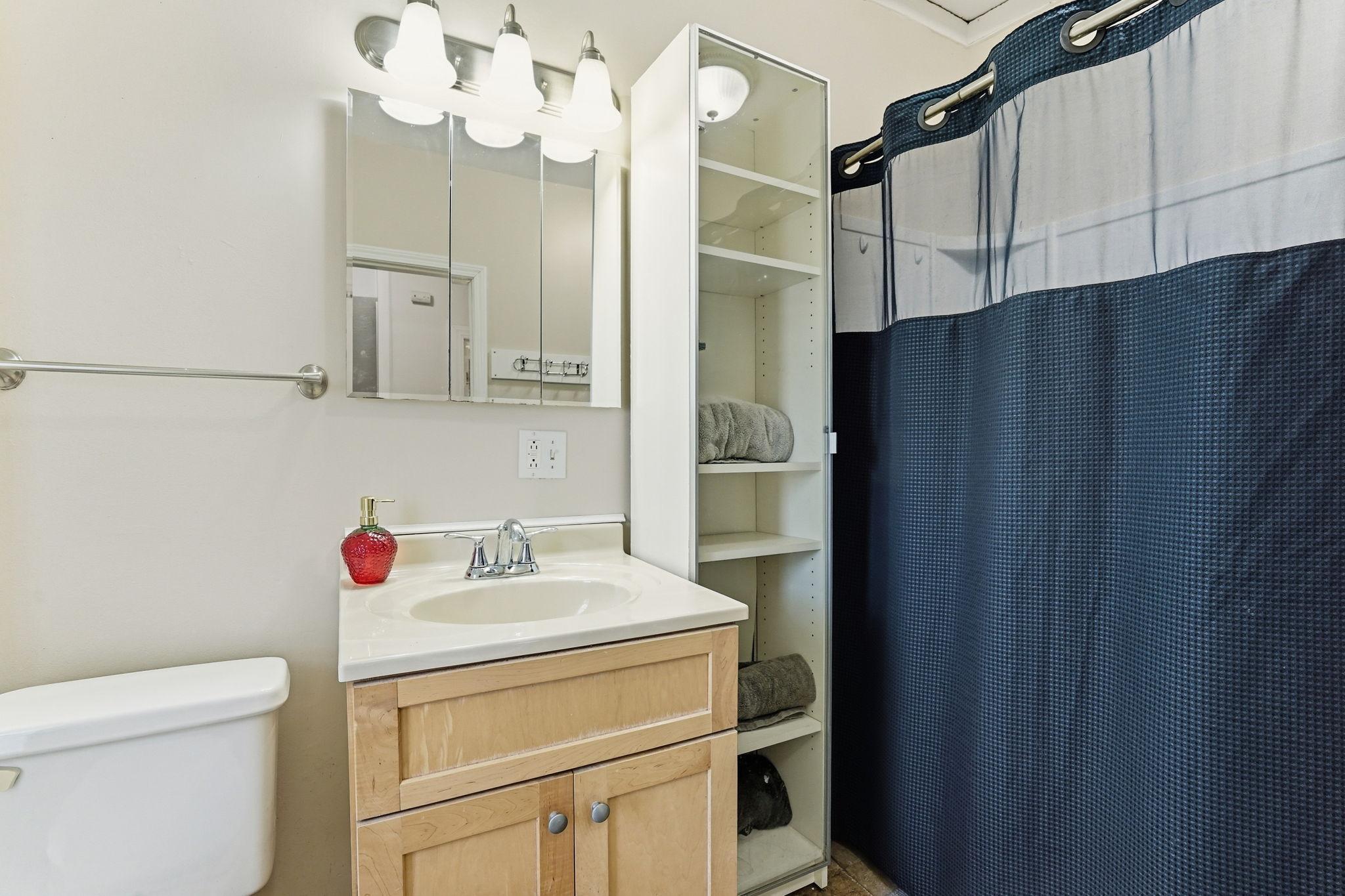 23-web-or-mls-203-2nd-Ave-NW-23.jpg
