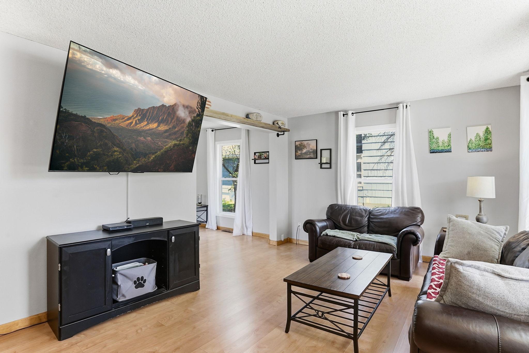 4-web-or-mls-203-2nd-Ave-NW-04.jpg