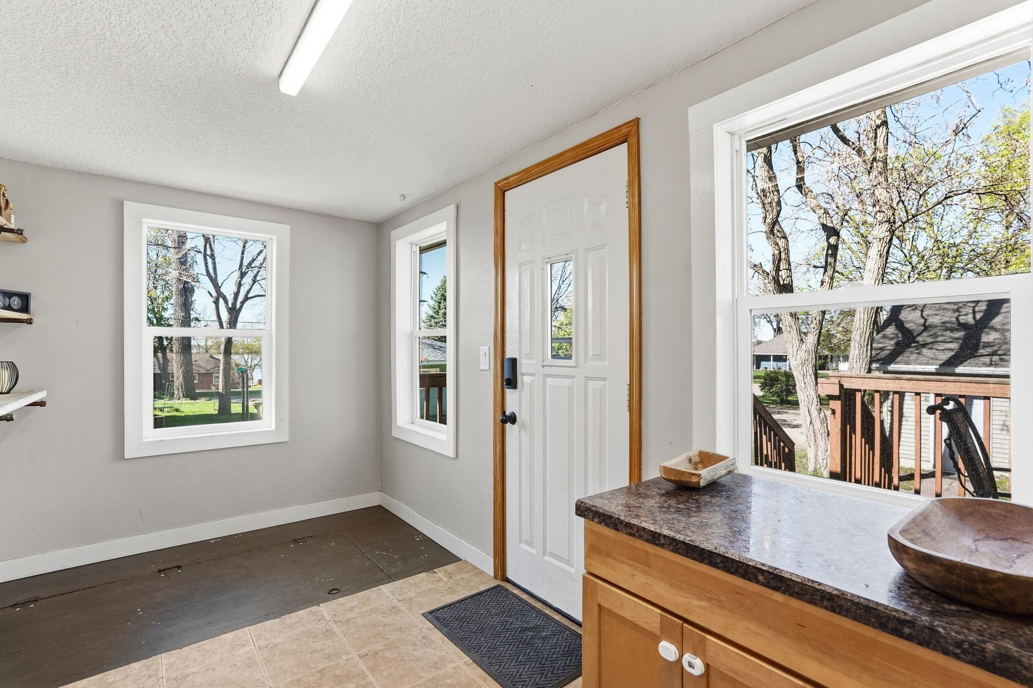 15-web-or-mls-203-2nd-Ave-NW-15.jpg
