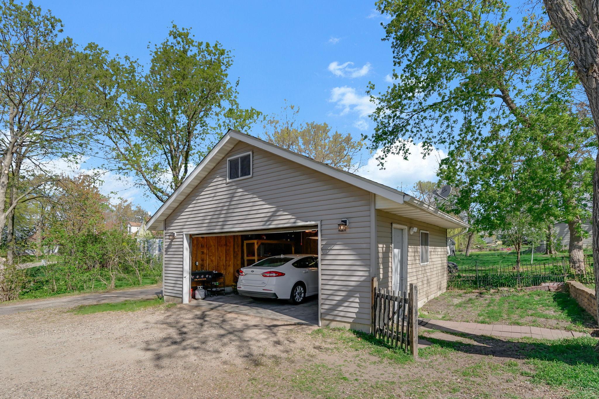 32-web-or-mls-203-2nd-Ave-NW-32.jpg