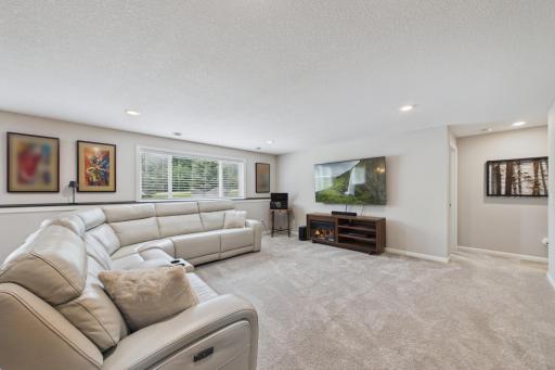 1600 Southpoint Drive, Hudson, WI 54016