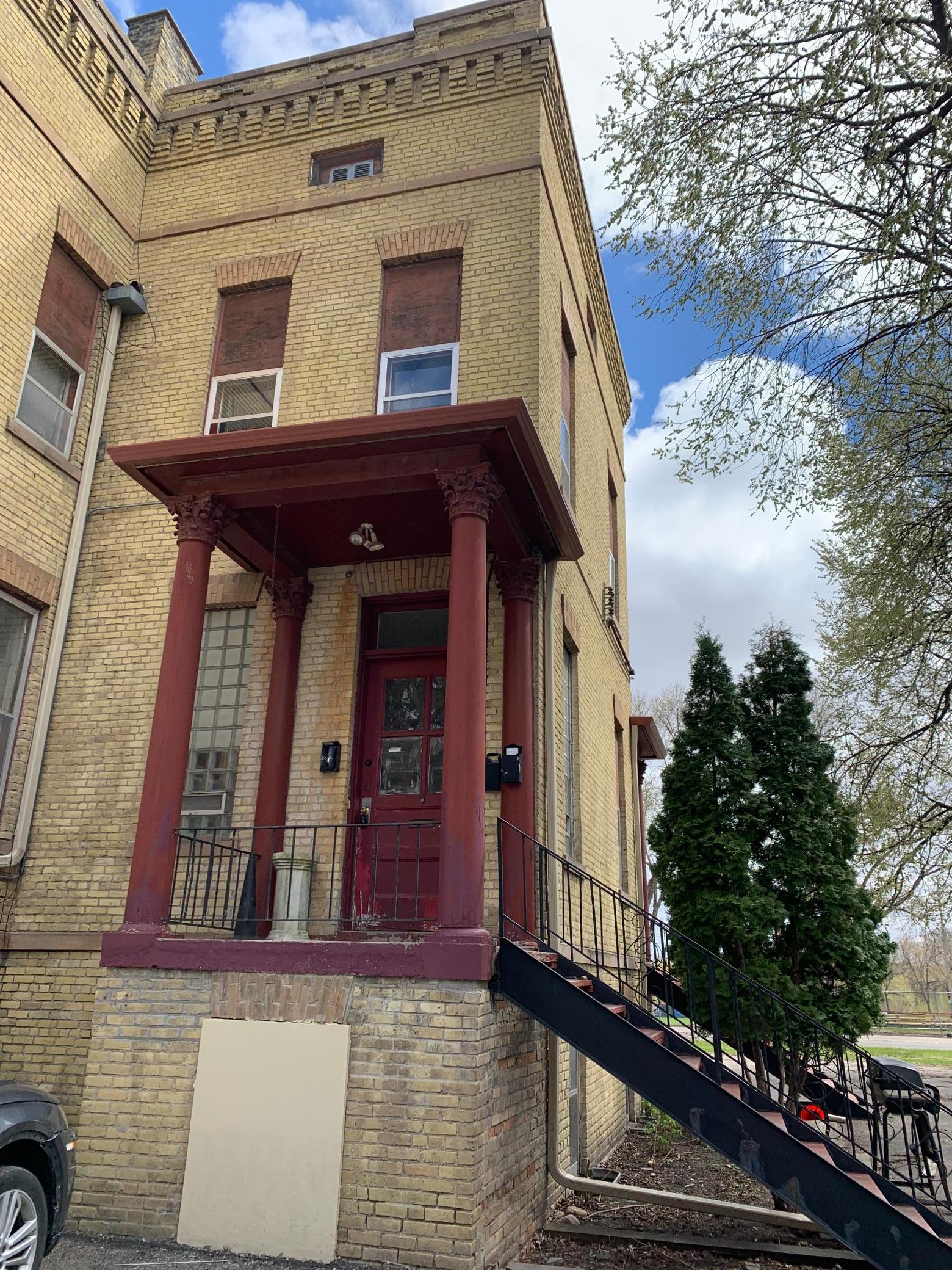 Secured Building only 4 Units