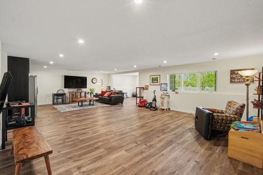 5886 Sheffield Terrace NE, Prior Lake, MN 55372