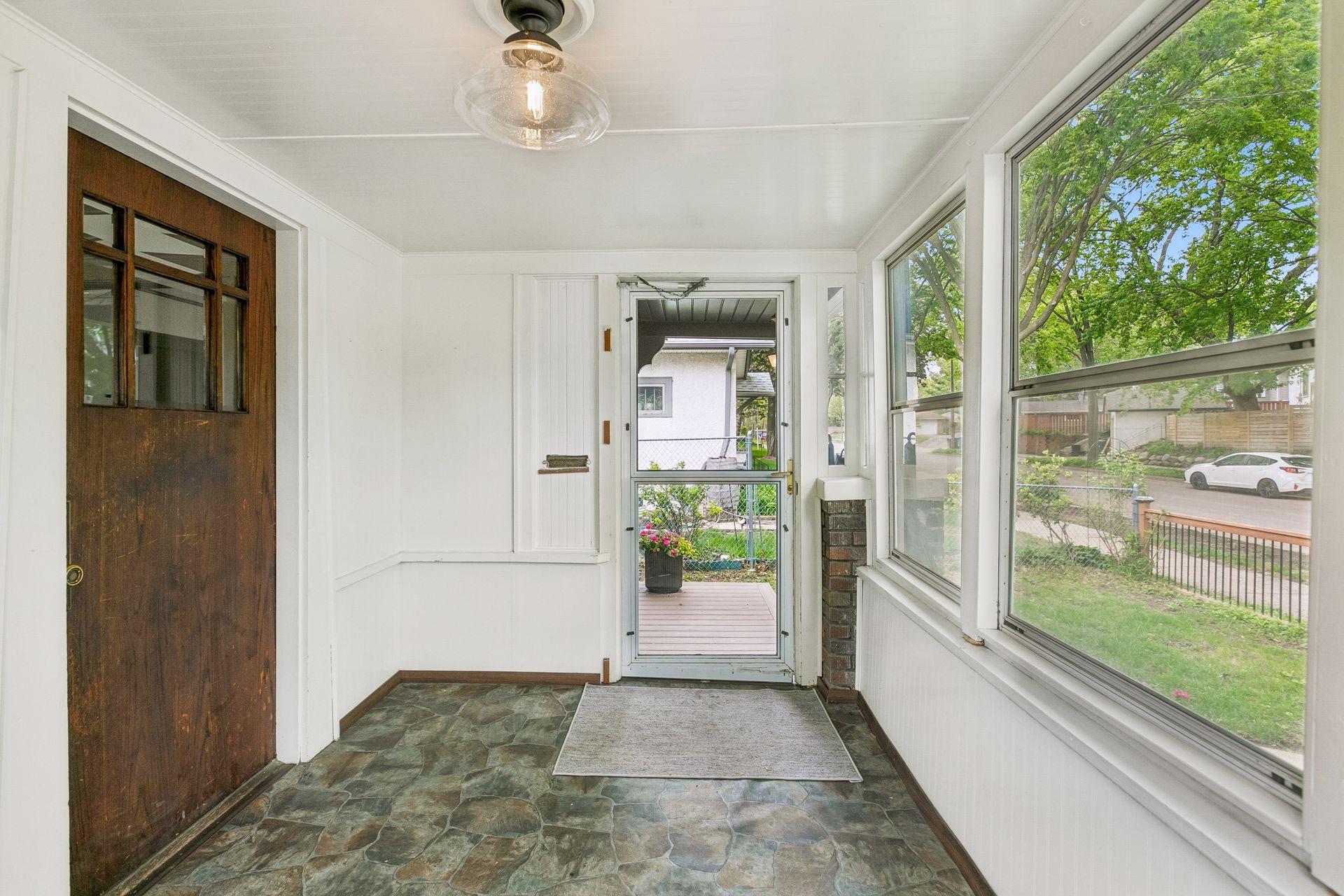 3-Season Front Porch